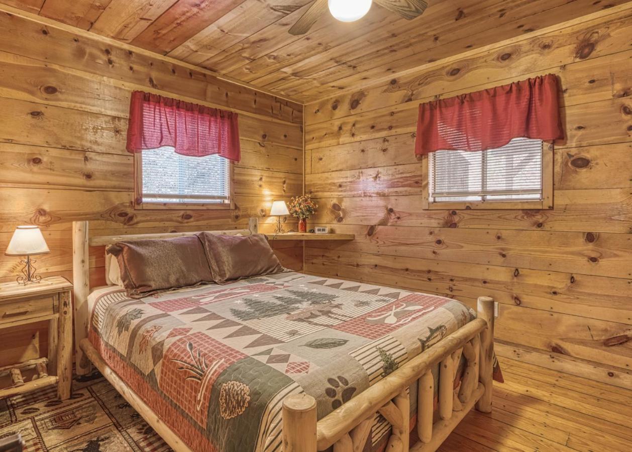 Bear Den, Hot Tub, 1089 Of Free Attraction Tickets For Each Paid Day, Dollywood And More! سيفيرفيل المظهر الخارجي الصورة
