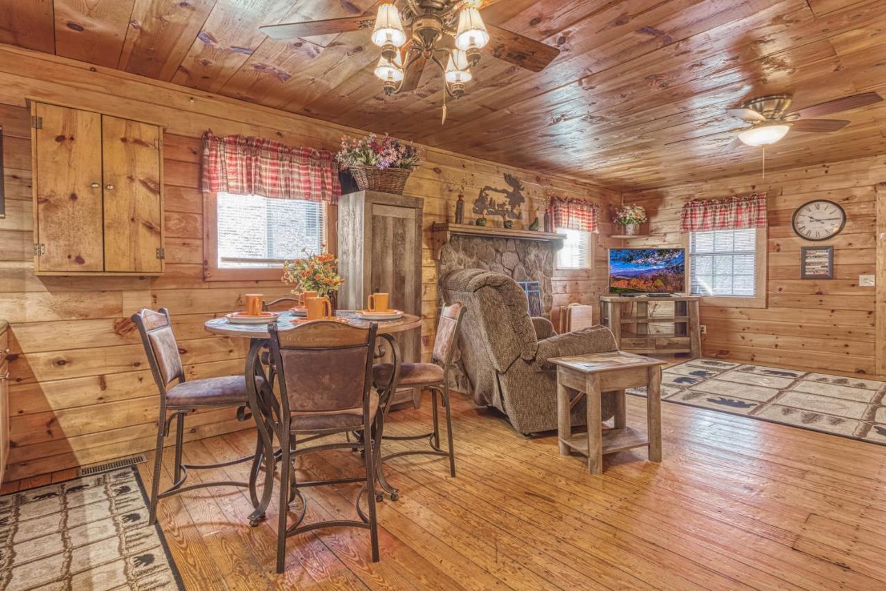 Bear Den, Hot Tub, 1089 Of Free Attraction Tickets For Each Paid Day, Dollywood And More! سيفيرفيل المظهر الخارجي الصورة